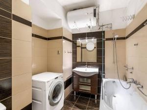 Pronájem bytu 3+1, Praha - Nové Město, V jámě, 110 m2