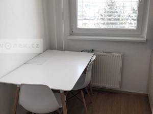 Pronájem bytu 2+1, Zlín, Budovatelská, 43 m2