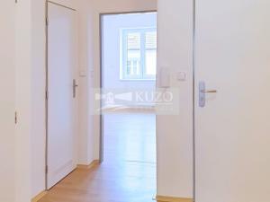 Pronájem bytu 2+kk, Praha, Náhorní, 42 m2