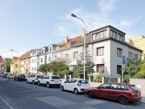 Pronájem bytu 2+kk, Praha, Náhorní, 42 m2