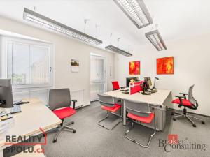 Pronájem kanceláře, Plzeň - Jižní Předměstí, Radobyčická, 236 m2