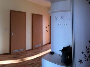 Pronájem bytu 3+kk, Praha - Vinoř, Mlázovická, 60 m2