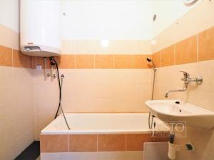 Pronájem bytu 3+1, Králova Lhota, 72 m2