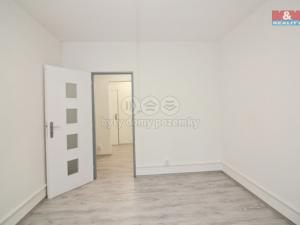 Pronájem bytu 3+1, Praha - Kobylisy, Slancova, 72 m2