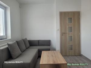 Pronájem bytu 2+1, Kostelec nad Labem - Jiřice, Okružní, 55 m2