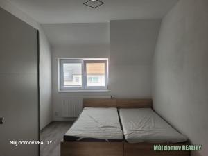 Pronájem bytu 2+1, Kostelec nad Labem - Jiřice, Okružní, 55 m2