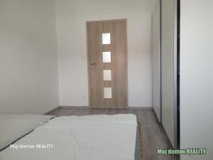 Pronájem bytu 2+1, Kostelec nad Labem - Jiřice, Okružní, 55 m2