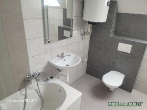 Pronájem bytu 2+1, Kostelec nad Labem - Jiřice, Okružní, 55 m2