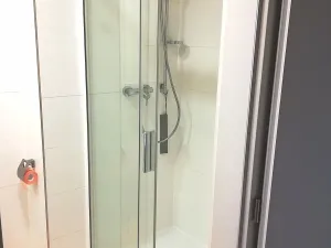 Pronájem bytu 1+kk, Praha - Střešovice, Parléřova, 26 m2