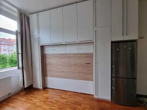 Pronájem bytu 1+kk, Praha - Střešovice, Parléřova, 26 m2