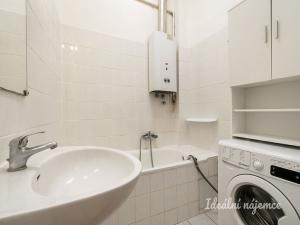 Pronájem bytu 1+kk, Praha - Libeň, Na Rokytce, 29 m2