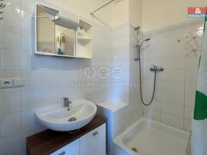 Pronájem bytu 2+kk, Karlovy Vary - Dvory, Na Průhoně, 36 m2