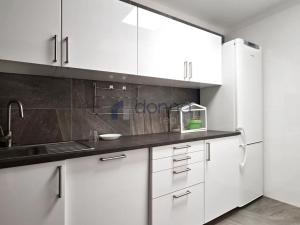 Pronájem kanceláře, Praha, Prusíkova, 82 m2