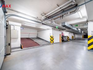 Prodej garážového stání, Praha, Herlíkovická, 14 m2