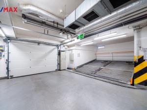 Prodej garážového stání, Praha, Herlíkovická, 14 m2