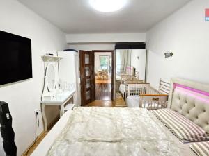 Prodej bytu 3+1, Praha - Holešovice, Ortenovo náměstí, 90 m2