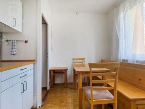 Pronájem bytu 1+1, Praha - Letňany, Dobratická, 31 m2