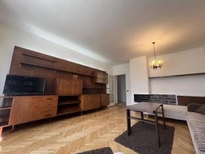 Pronájem bytu 2+1, Praha - Dejvice, Evropská, 67 m2