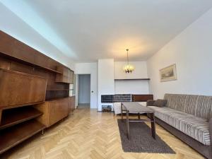 Pronájem bytu 2+1, Praha - Dejvice, Evropská, 67 m2
