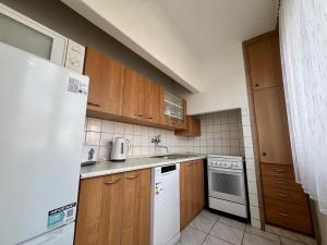 Pronájem bytu 2+1, Praha - Dejvice, Evropská, 67 m2