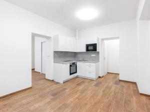 Pronájem bytu 2+kk, Praha - Břevnov, Heleny Malířové, 37 m2