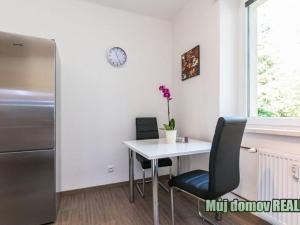 Pronájem bytu 2+1, Praha - Vokovice, Kladenská, 61 m2