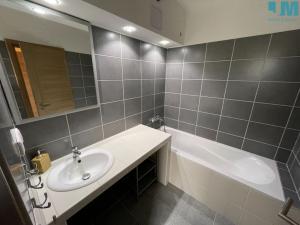 Pronájem bytu 2+1, Třebíč, Březinova, 56 m2