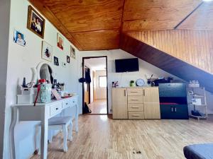 Pronájem bytu 1+kk, Praha - Strašnice, Přetlucká, 40 m2