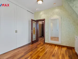 Prodej rodinného domu, Jenišov - Pod Rohem, K Rohu, 435 m2