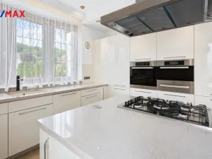 Prodej rodinného domu, Jenišov - Pod Rohem, K Rohu, 435 m2