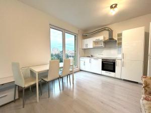 Pronájem bytu 2+kk, Praha, Počernická, 60 m2
