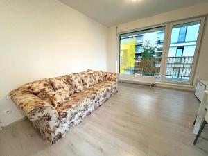 Pronájem bytu 2+kk, Praha, Počernická, 60 m2