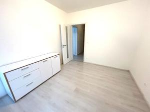 Pronájem bytu 2+kk, Praha, Počernická, 60 m2