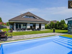 Prodej rodinného domu, Buštěhrad, Břízová, 250 m2