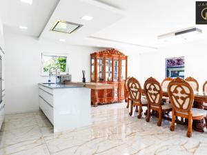 Prodej rodinného domu, Buštěhrad, Břízová, 250 m2