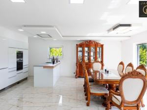 Prodej rodinného domu, Buštěhrad, Břízová, 250 m2