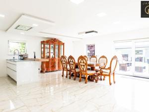 Prodej rodinného domu, Buštěhrad, Břízová, 250 m2