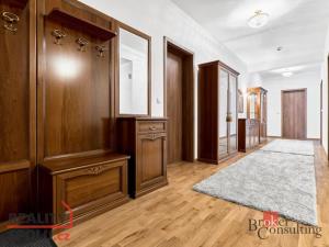 Prodej bytu 3+kk, Karlovy Vary, Divadelní náměstí, 137 m2