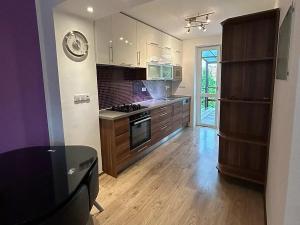Pronájem bytu 2+kk, Praha - Košíře, Mikšovského, 57 m2