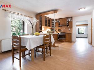 Prodej rodinného domu, Kundratice, 770 m2