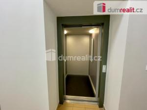 Prodej bytu 2+kk, Mariánské Lázně, Mladějovského, 55 m2