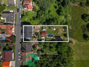 Prodej rodinného domu, Nové Strašecí, B. Němcové, 200 m2