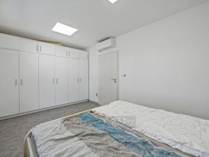 Pronájem bytu 3+1, Vrábče - Slavče, 100 m2
