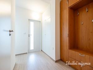 Pronájem bytu 2+kk, Praha, Štichova, 42 m2