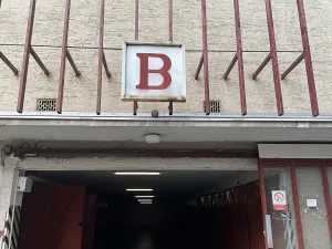 Pronájem garáže, Praha - Troja, Písečná, 18 m2