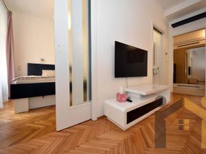 Pronájem bytu 2+kk, Praha - Košíře, Vrchlického, 51 m2
