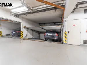 Prodej garážového stání, Praha - Libeň, Kašparovo náměstí, 12 m2