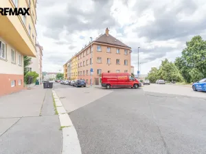 Prodej garážového stání, Praha - Libeň, Kašparovo náměstí, 12 m2