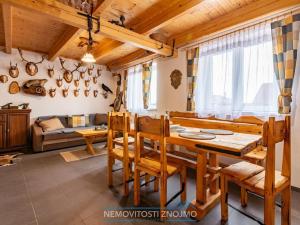 Prodej vícegeneračního domu, Drnholec, Wolkerova, 244 m2