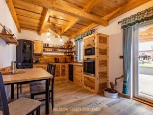 Prodej vícegeneračního domu, Drnholec, Wolkerova, 244 m2